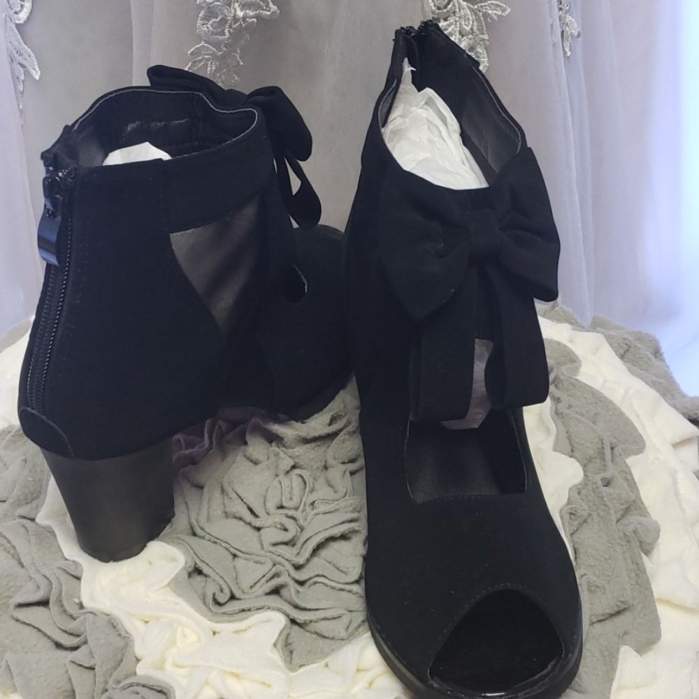 Black shoes